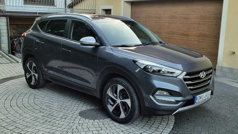 HYUNDAI Tucson -