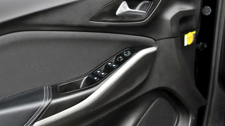 OPEL Grandland X -