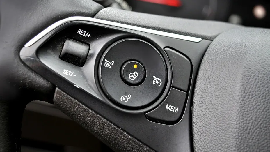 OPEL Grandland X -