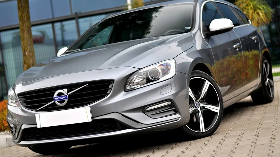 VOLVO V60 -