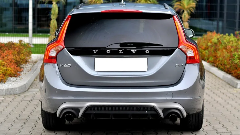 VOLVO V60 -
