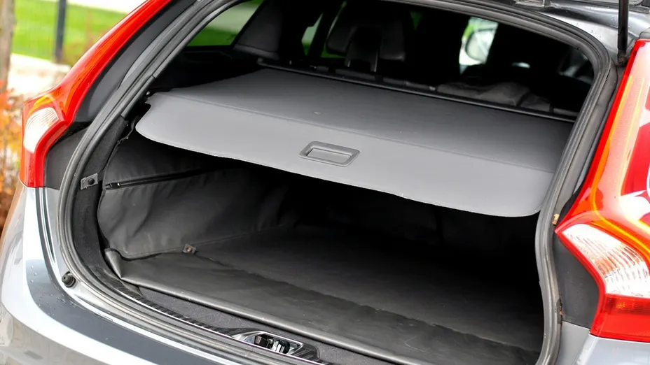 VOLVO V60 -