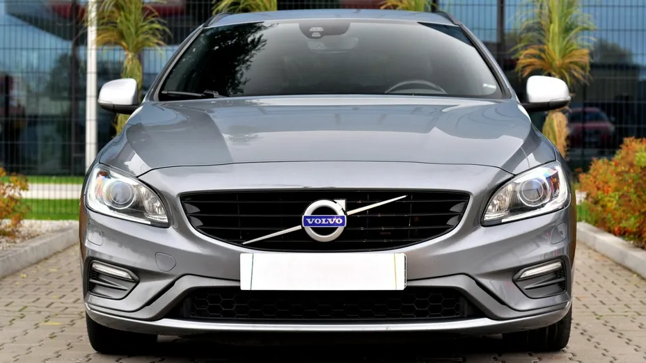 VOLVO V60 -