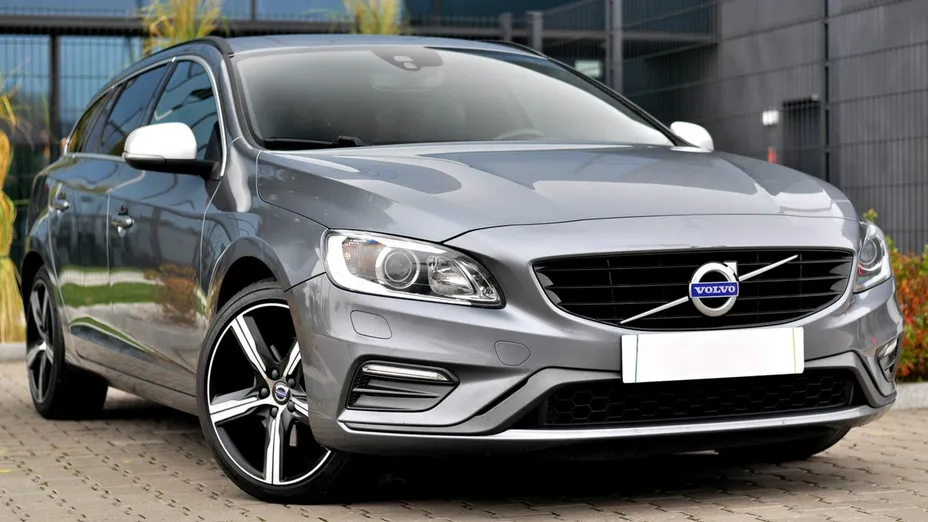 VOLVO V60 -