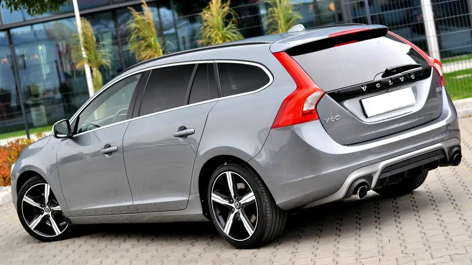 VOLVO V60 -