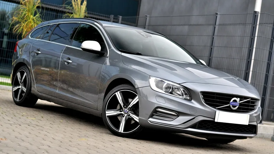 VOLVO V60 -