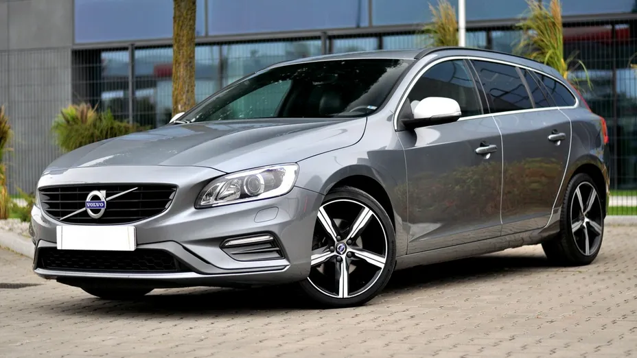VOLVO V60 -