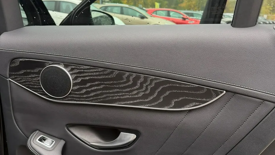 MERCEDES-BENZ GLC -