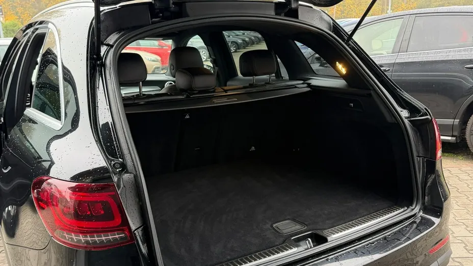 MERCEDES-BENZ GLC -