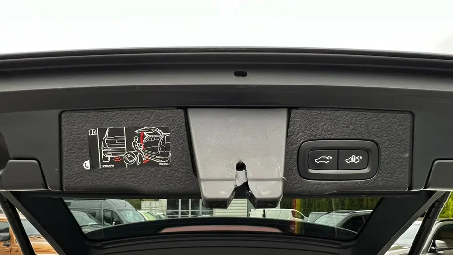 VOLVO XC60 -