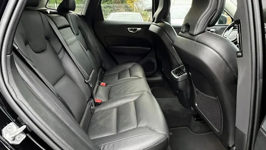 VOLVO XC60 -