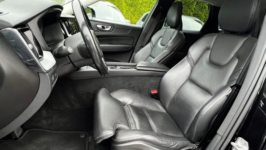 VOLVO XC60 -