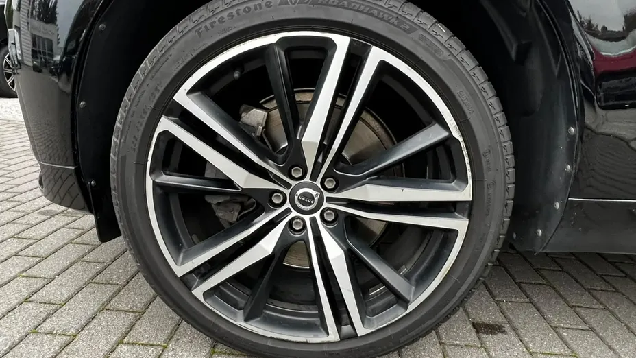 VOLVO XC60 -
