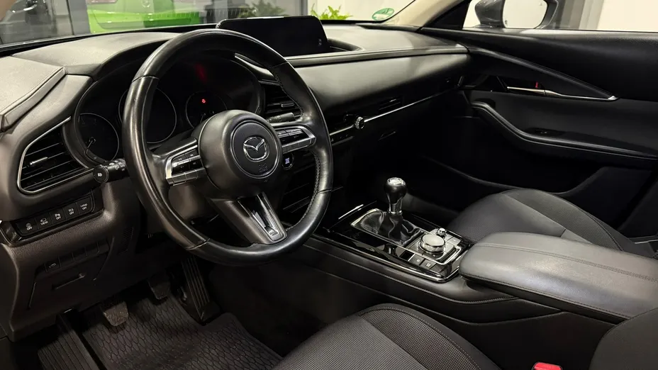 MAZDA CX-30 -