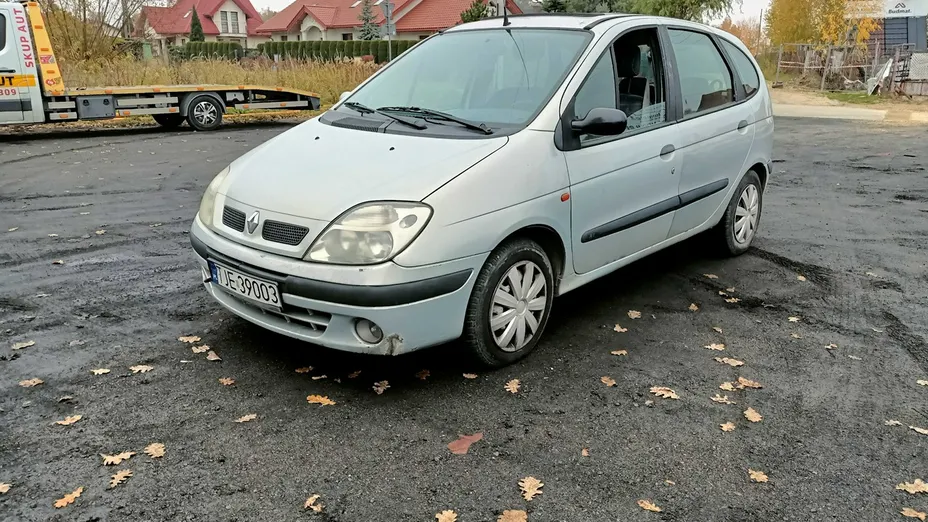 RENAULT Scenic -