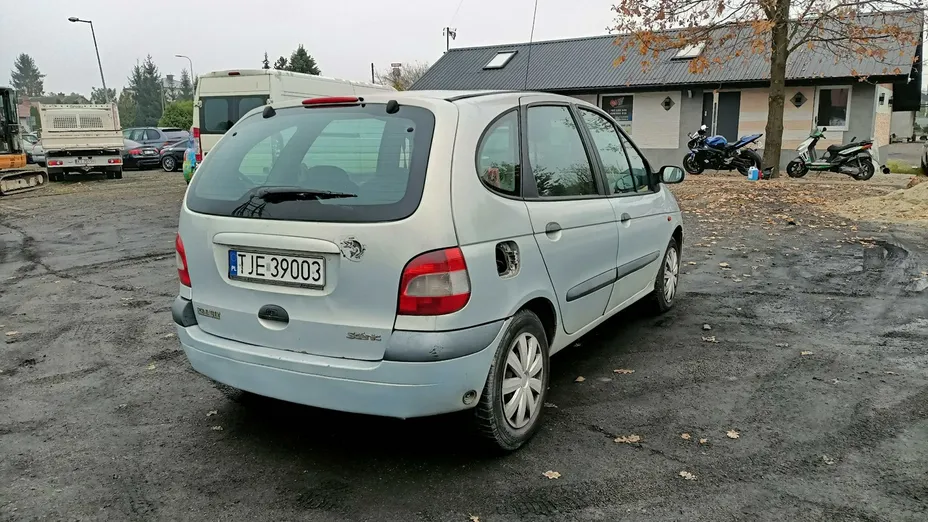 RENAULT Scenic -