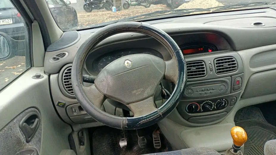 RENAULT Scenic -
