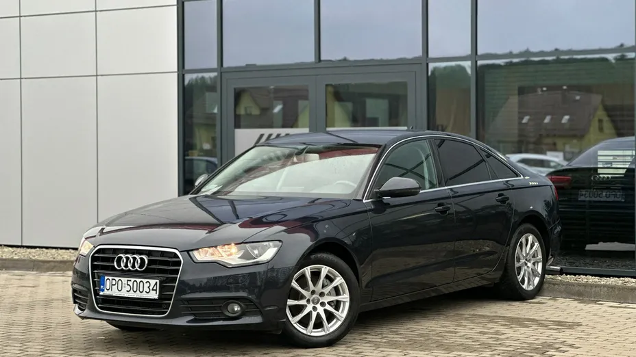AUDI A6 -
