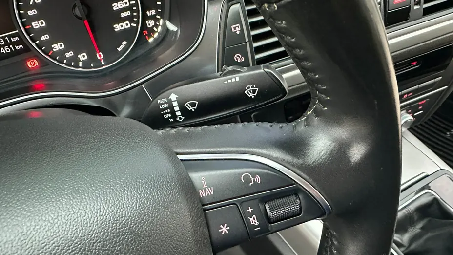 AUDI A6 -