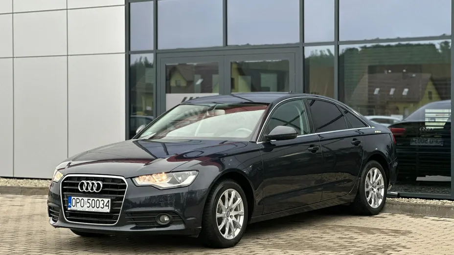 AUDI A6 -
