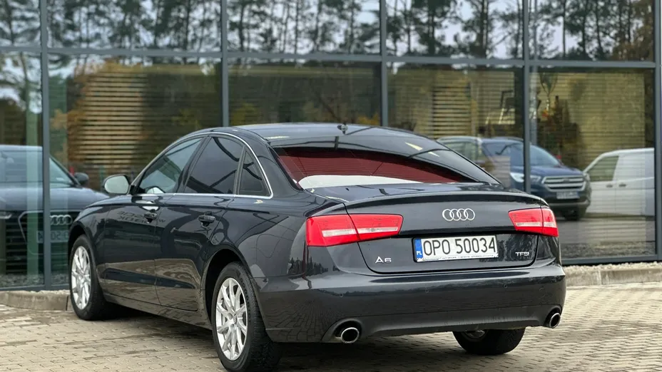 AUDI A6 -