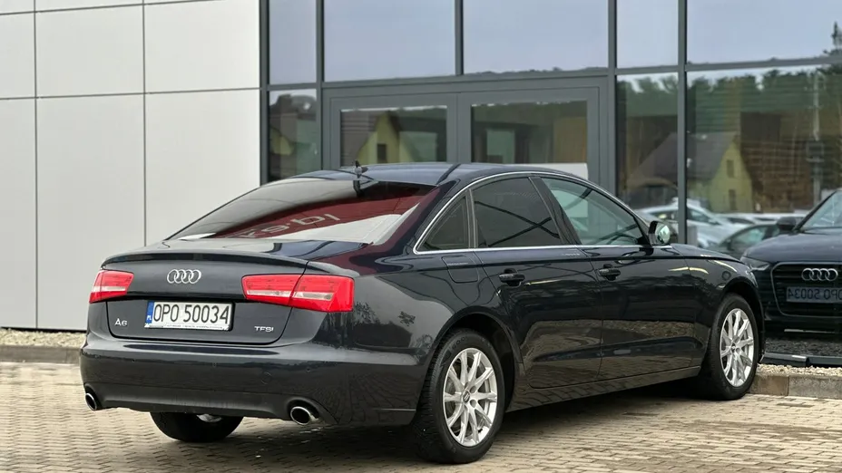AUDI A6 -