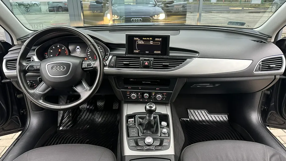 AUDI A6 -