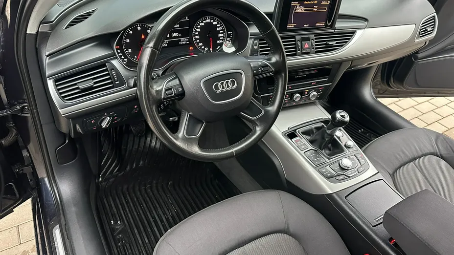 AUDI A6 -