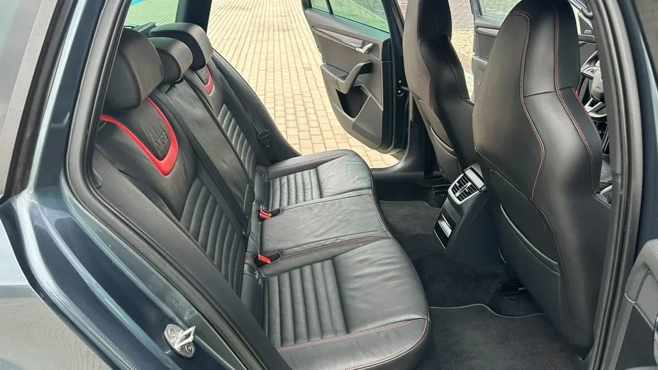 SKODA Octavia -
