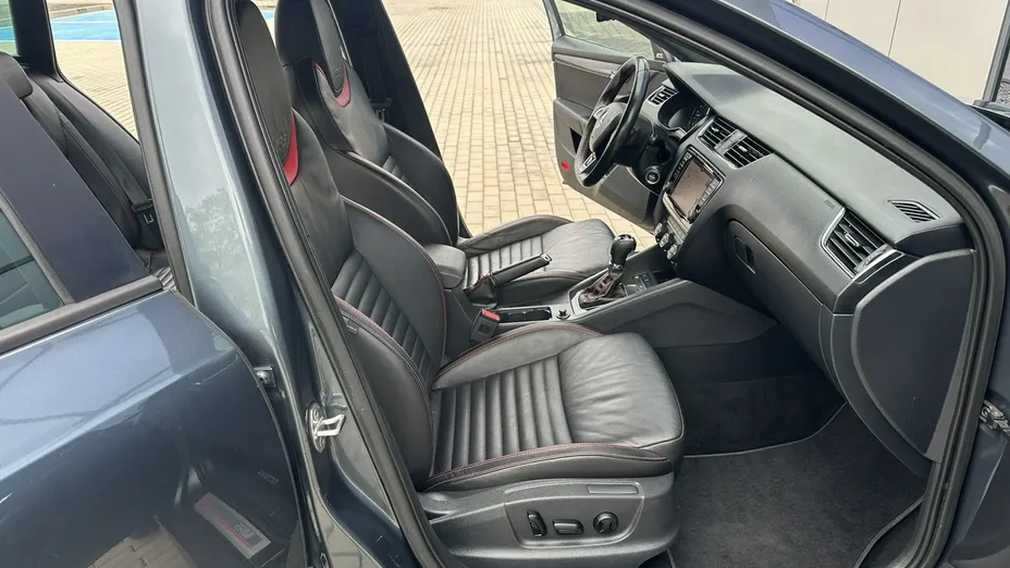 SKODA Octavia -
