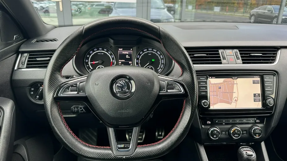 SKODA Octavia -