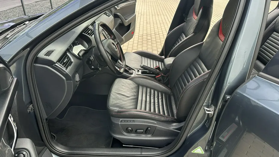 SKODA Octavia -