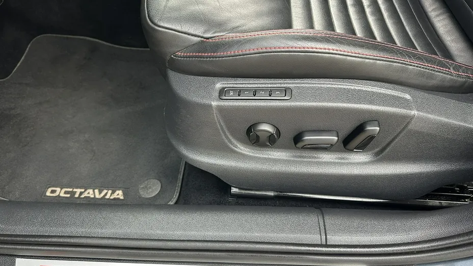 SKODA Octavia -