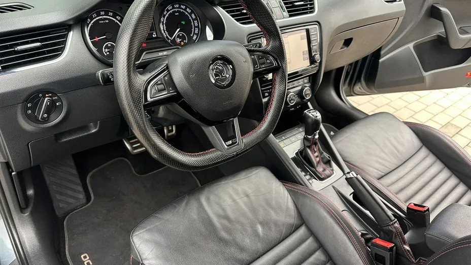 SKODA Octavia -