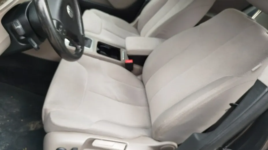 VOLKSWAGEN Passat -