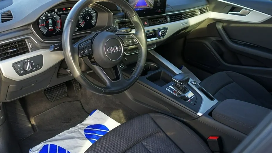 AUDI A4 -