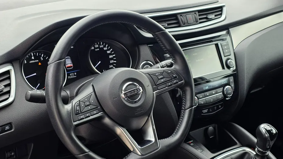 NISSAN Qashqai -