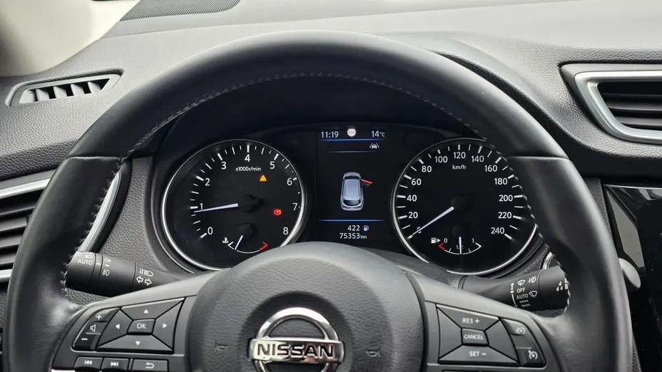 NISSAN Qashqai -
