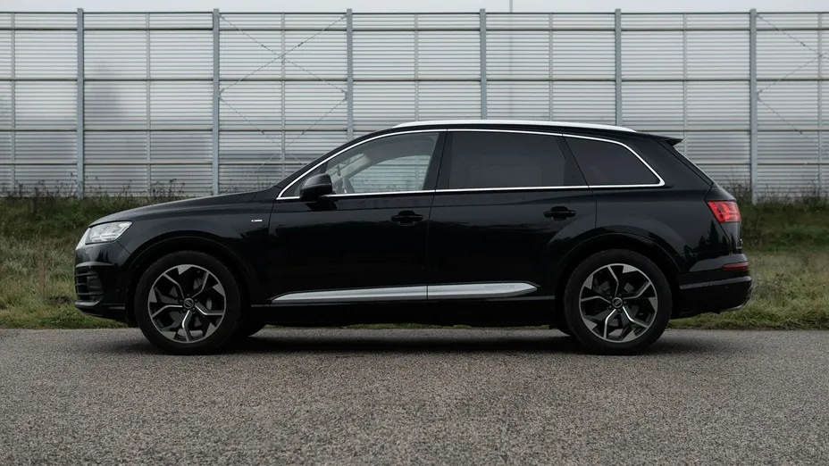 AUDI Q7 -