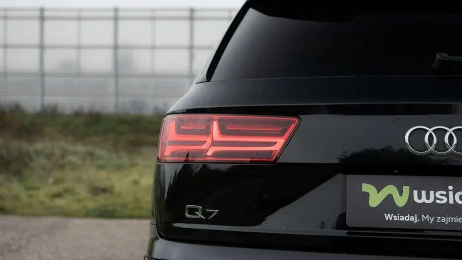 AUDI Q7 -