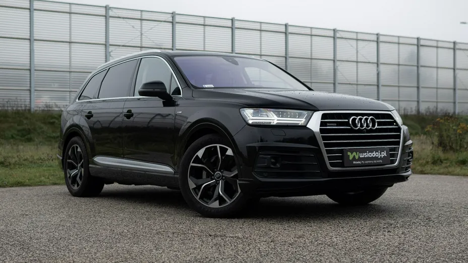 AUDI Q7 -