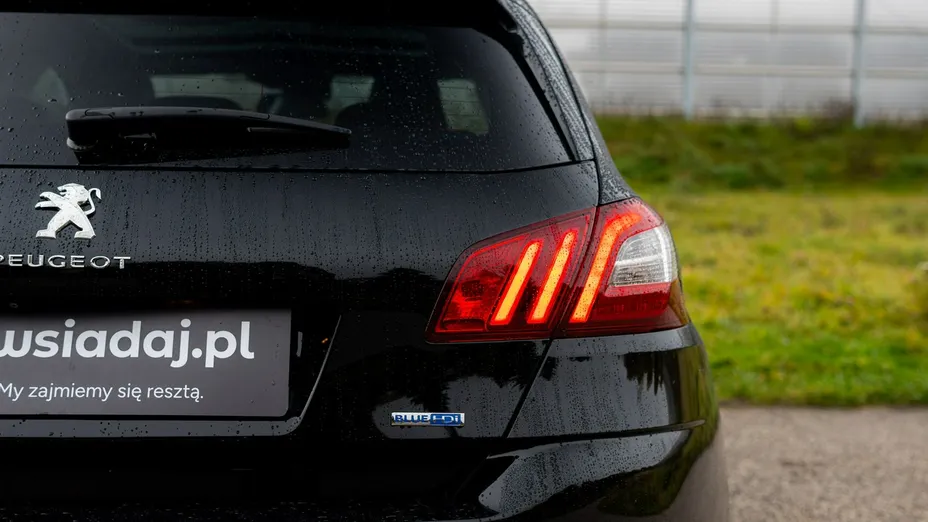 PEUGEOT 308 -