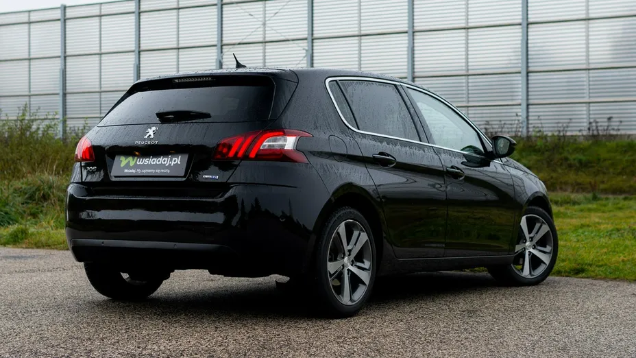PEUGEOT 308 -