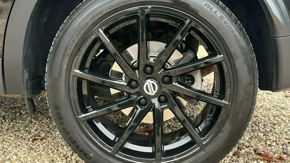 NISSAN Qashqai -