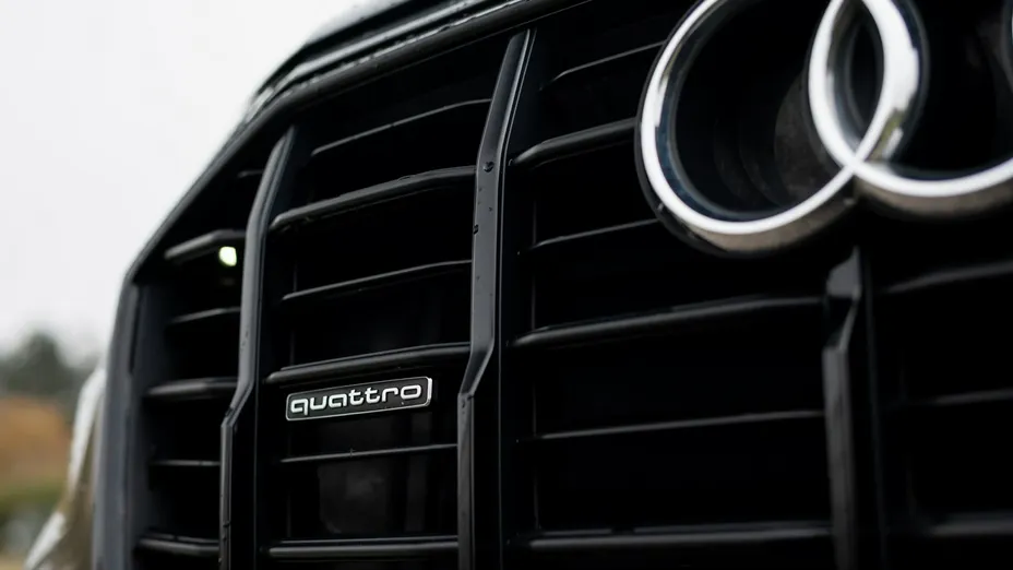 AUDI Q7 -