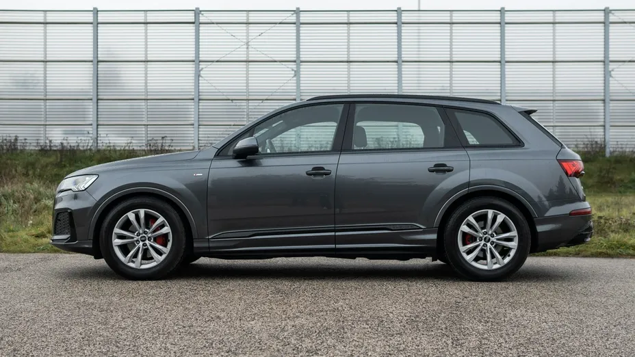 AUDI Q7 -