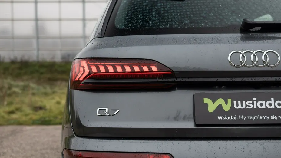 AUDI Q7 -