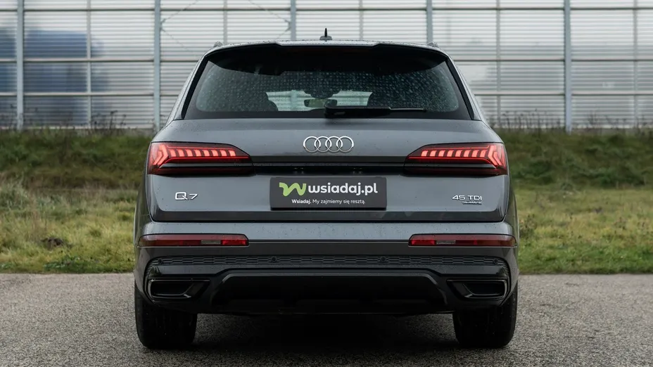 AUDI Q7 -