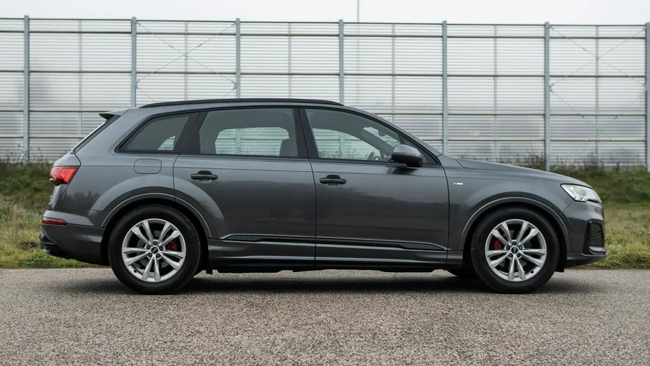 AUDI Q7 -