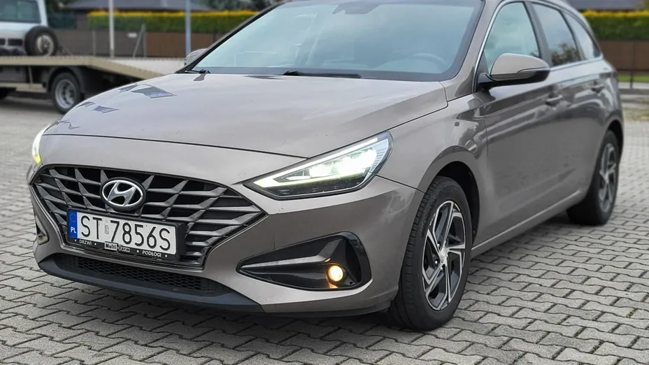HYUNDAI i30 -